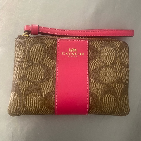 Coach Signature Wristlet, Pink New - Picture 2 of 6